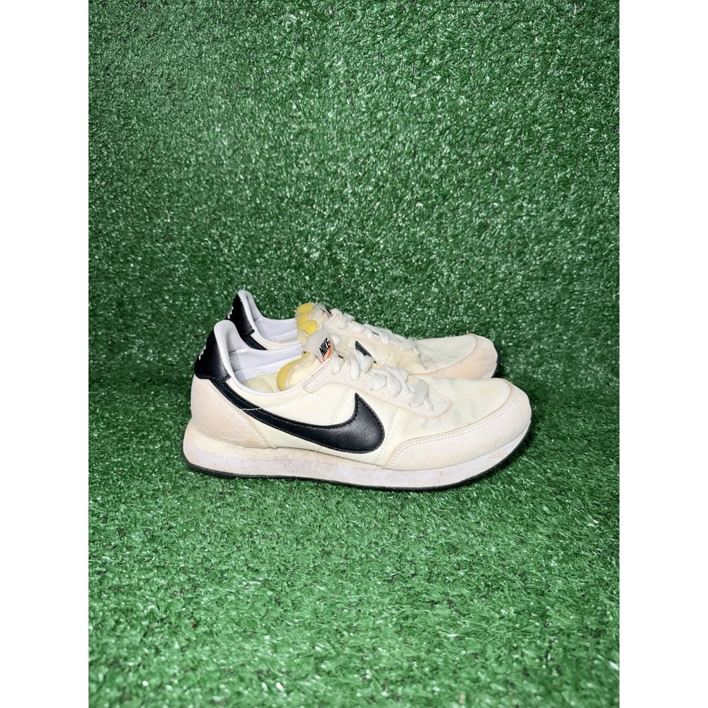 Nike Waffle Womens Size 6 White Black Running Shoes Casual Comfort Sneakers